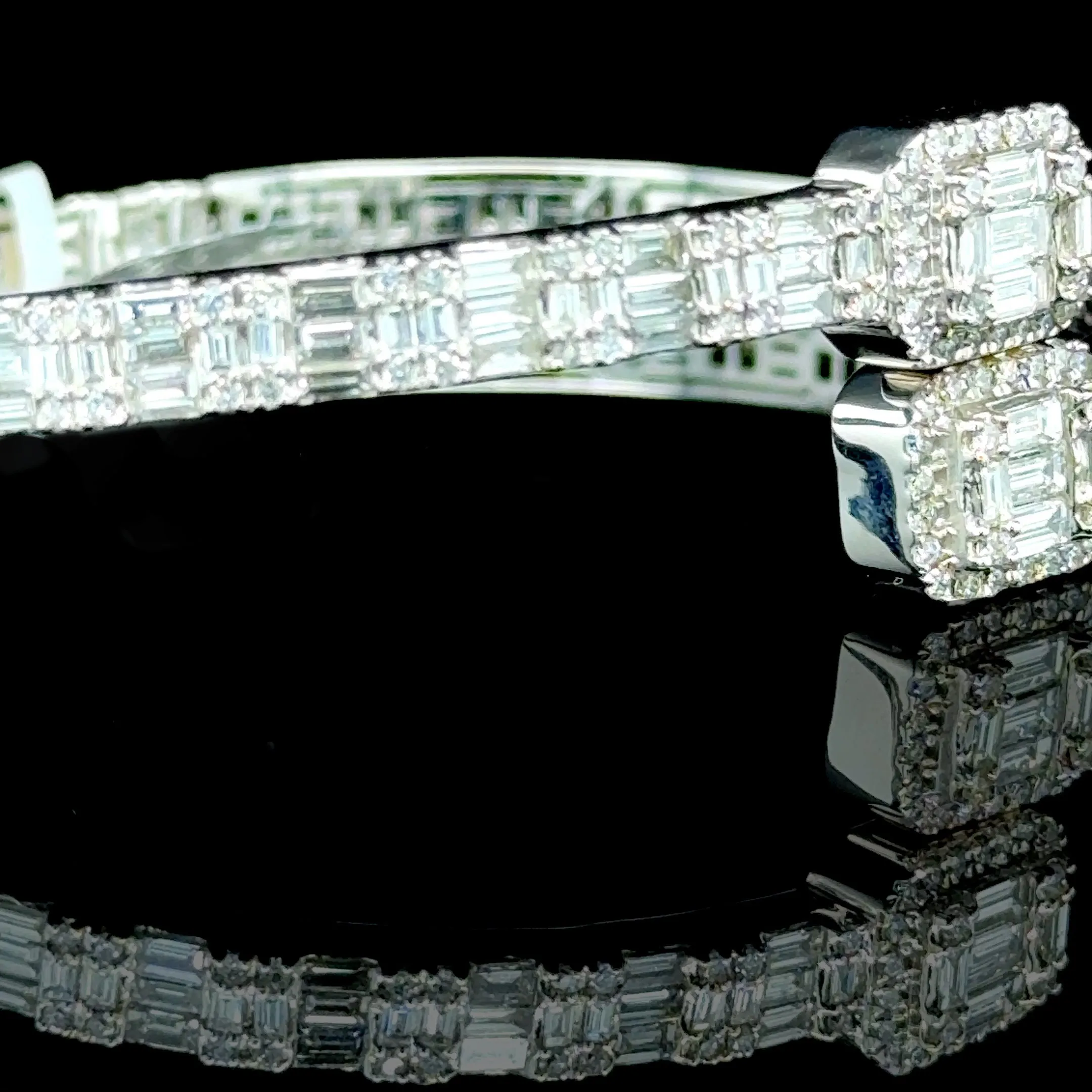 14K White Gold Diamond Bangle (6.88ct, 8-inch)