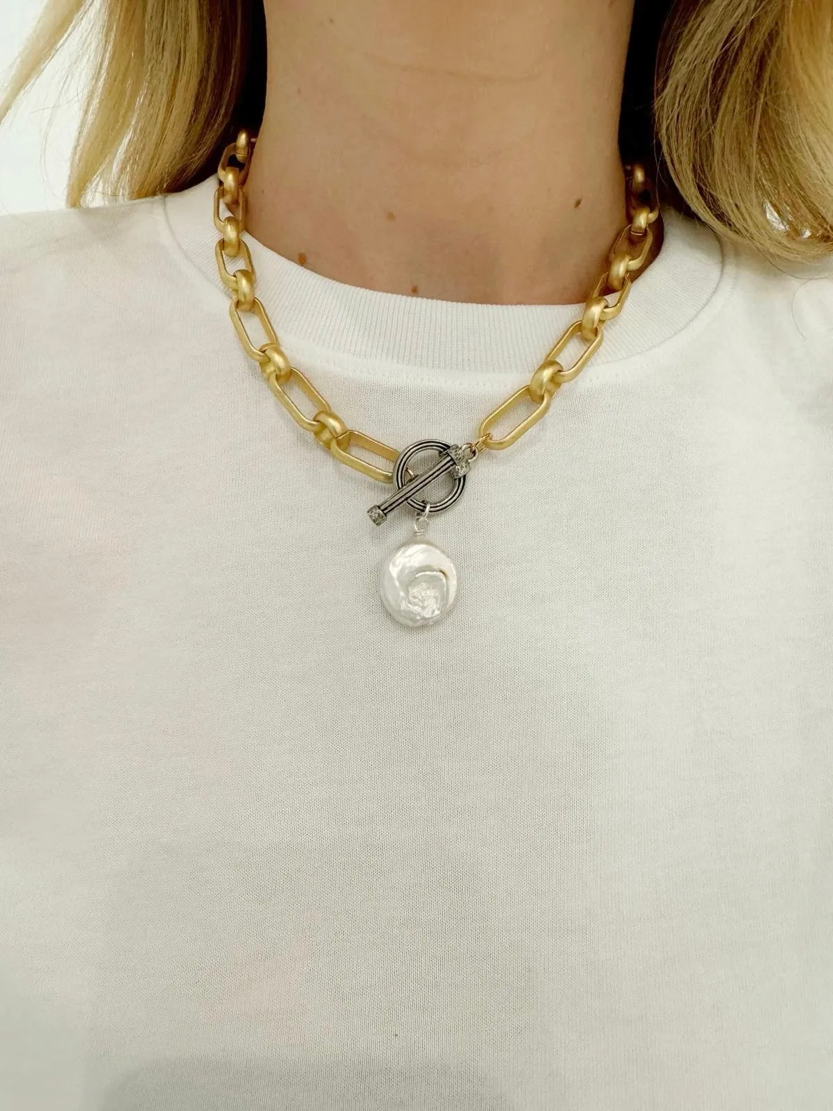 16" Oval Rolo Necklace With Disc Pearl - Gold/White