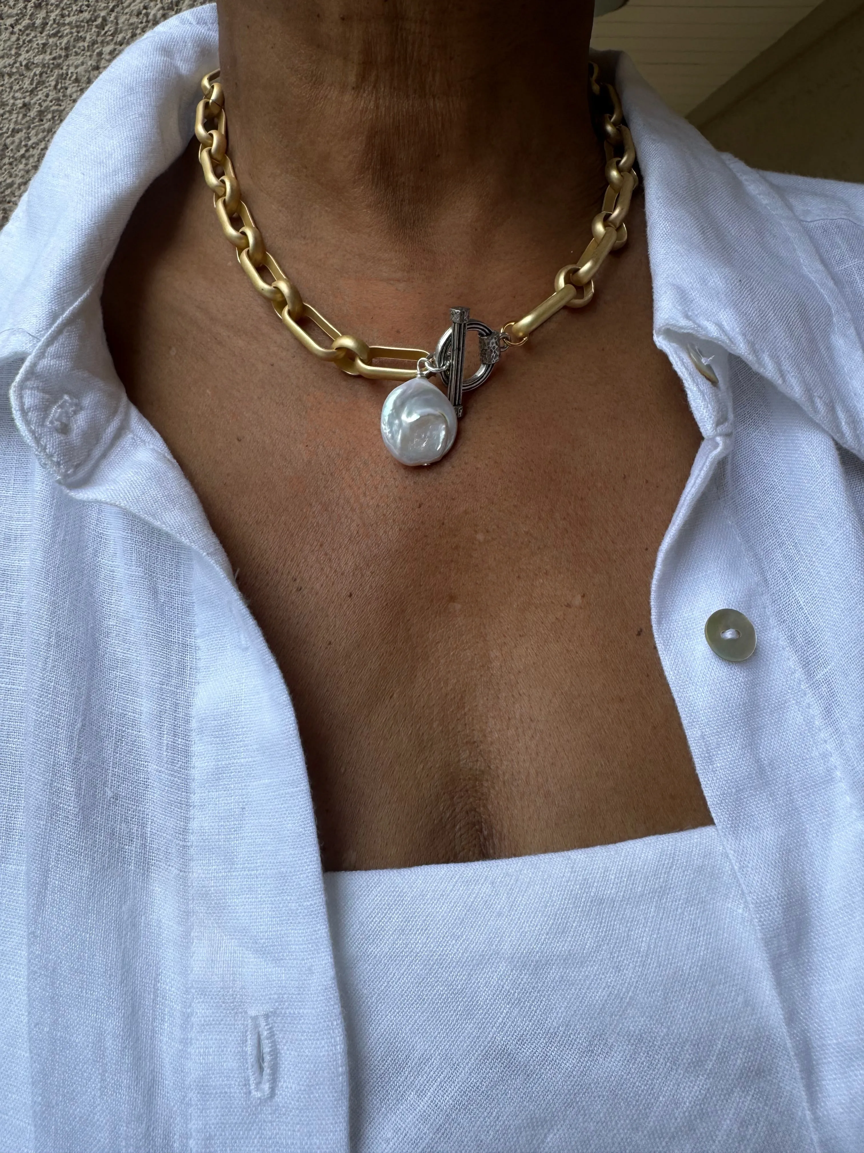 16" Oval Rolo Necklace With Disc Pearl - Gold/White