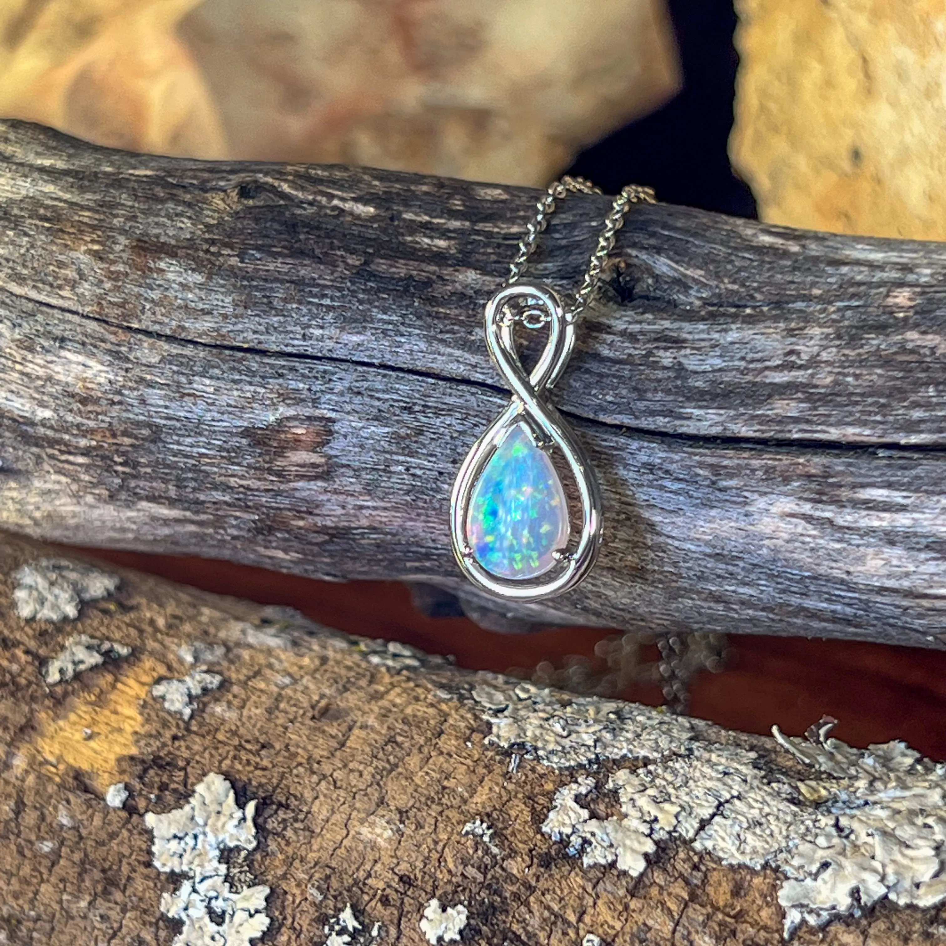 9kt White Gold Pear shape Crystal Opal 0.59ct pendant