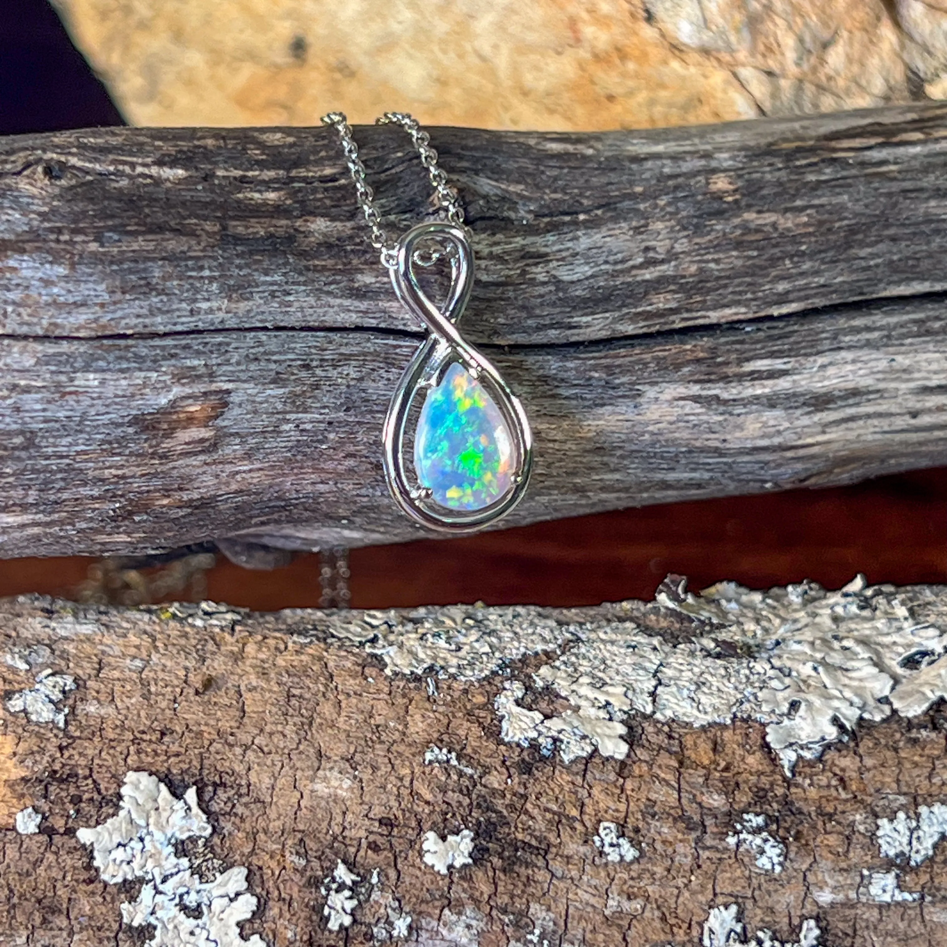 9kt White Gold Pear shape Crystal Opal 0.59ct pendant