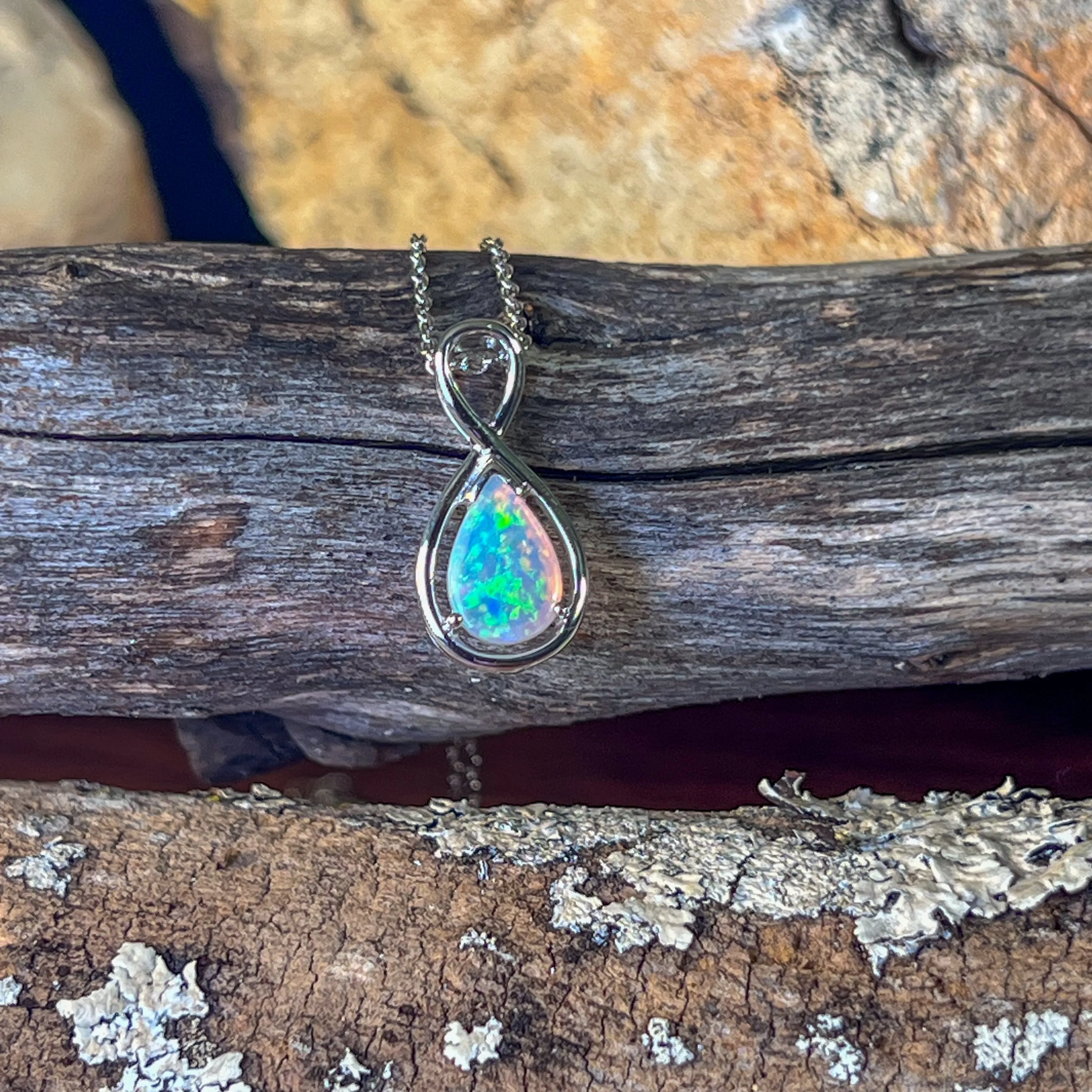 9kt White Gold Pear shape Crystal Opal 0.59ct pendant
