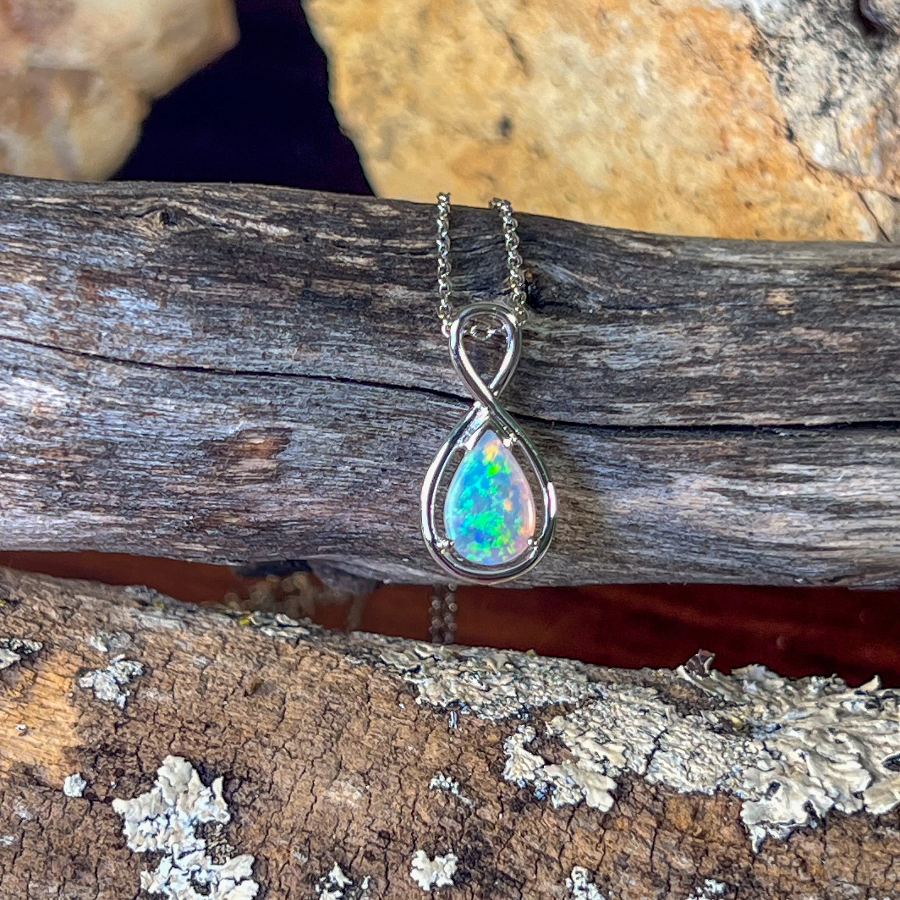 9kt White Gold Pear shape Crystal Opal 0.59ct pendant