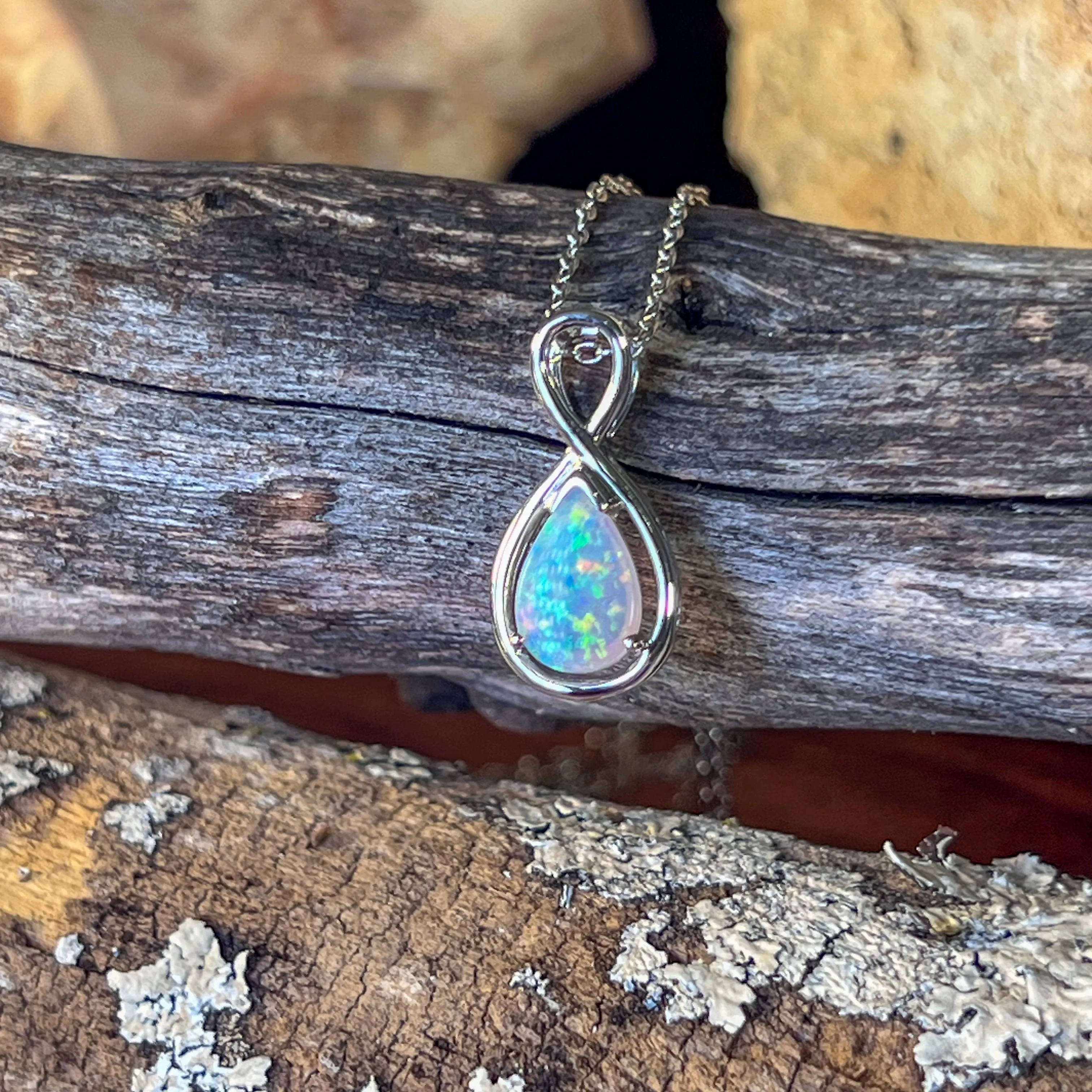 9kt White Gold Pear shape Crystal Opal 0.59ct pendant