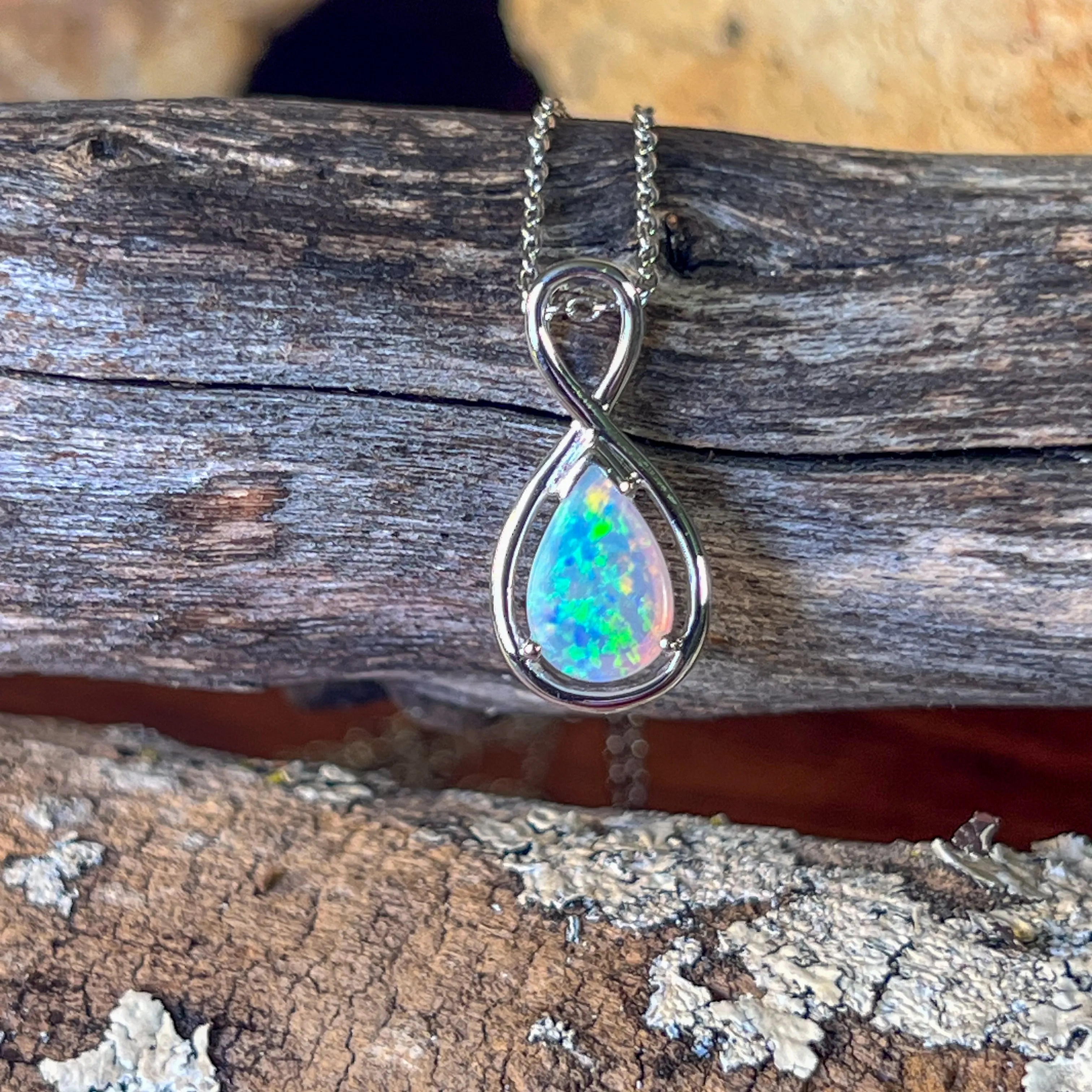 9kt White Gold Pear shape Crystal Opal 0.59ct pendant