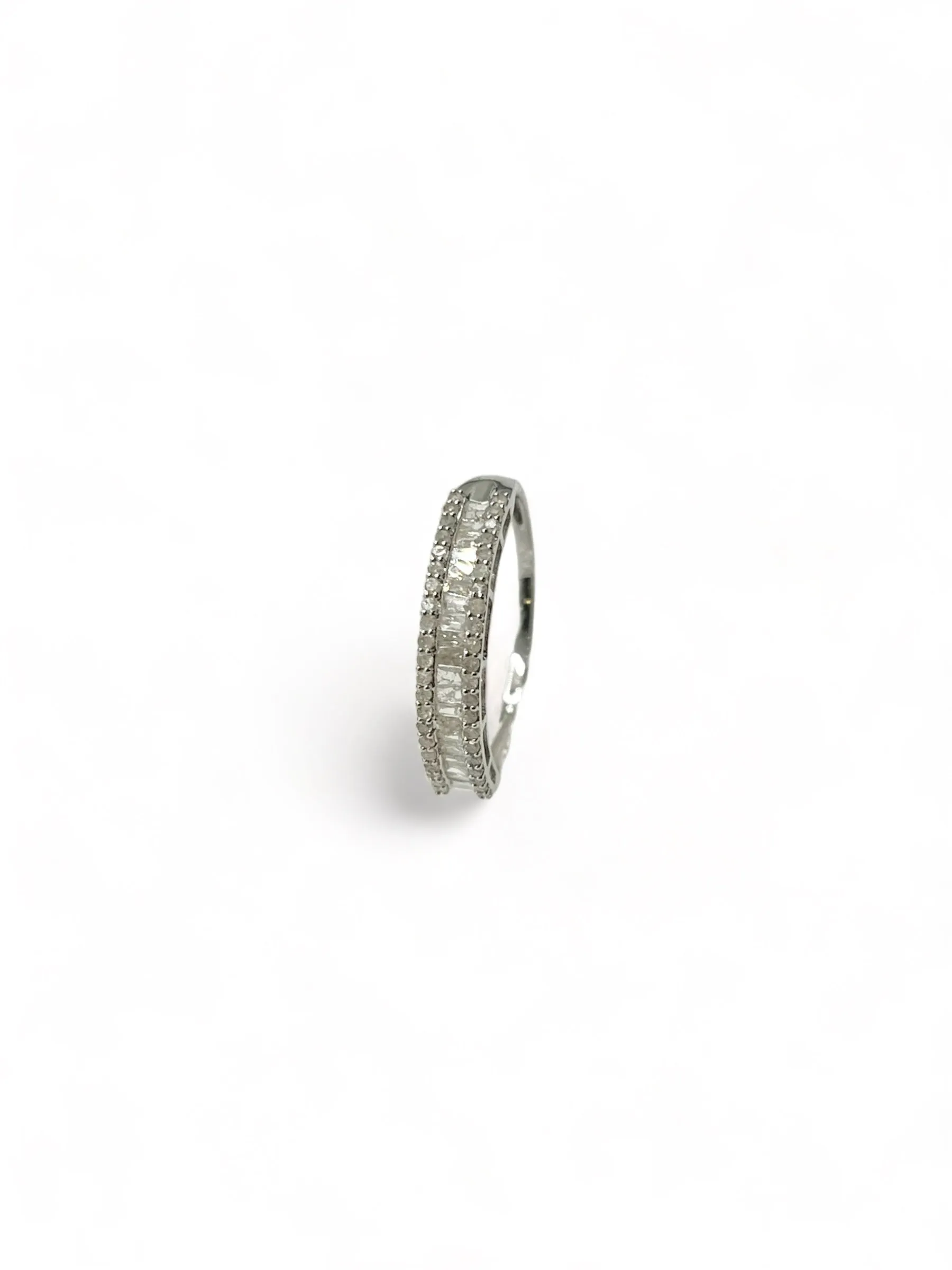 EMILENE ROUND BAGUETTES RING
