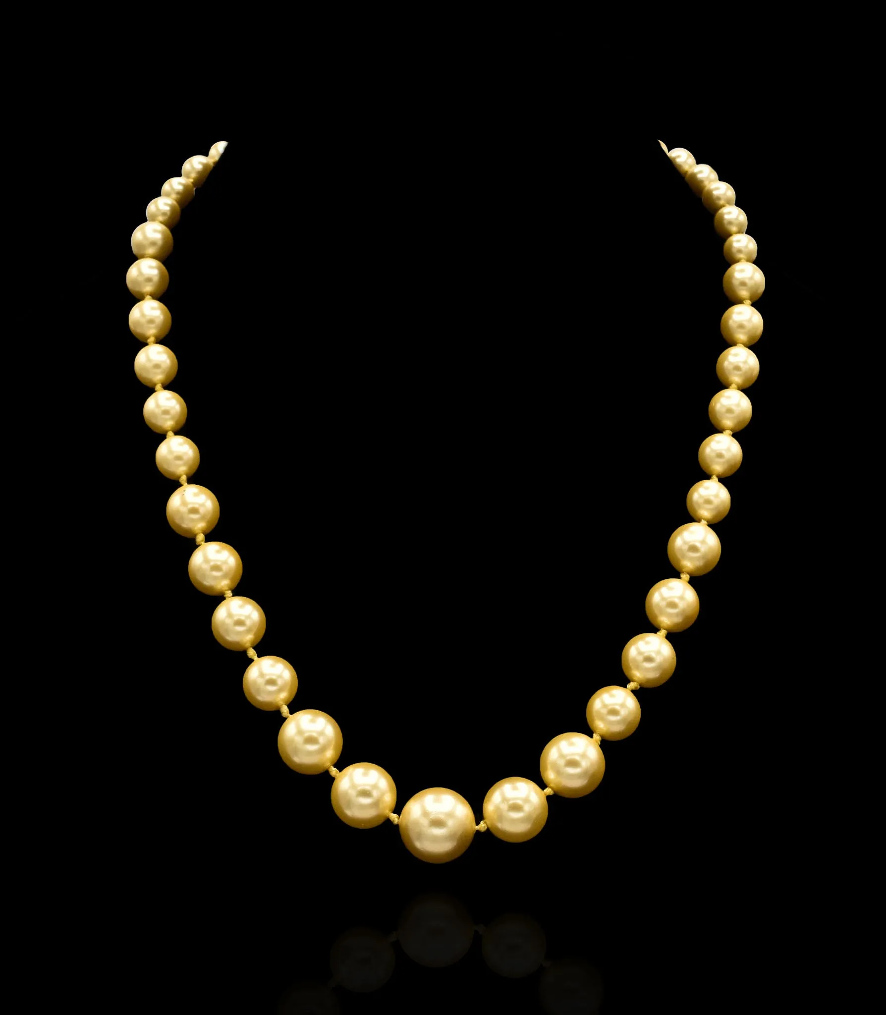 Leona Pearl Necklace - Golden