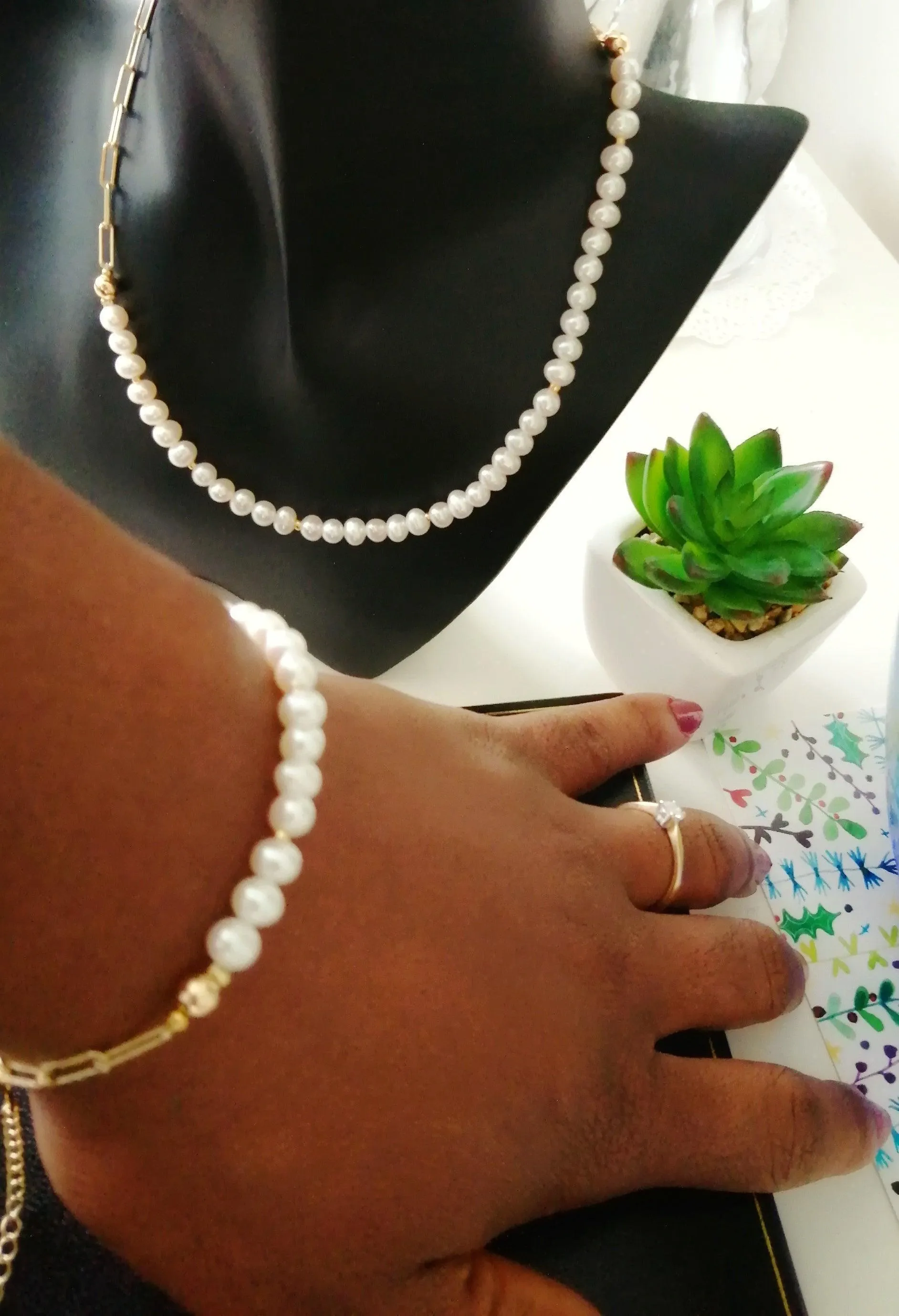 Mia Freshwater Pearl Set