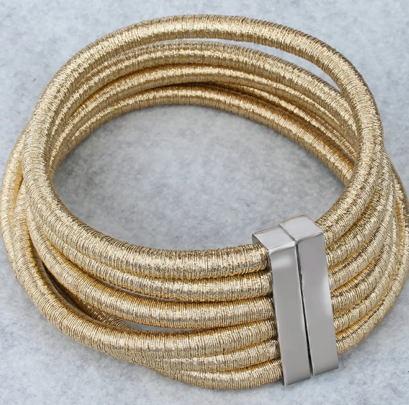 Six-layered coil-style choker necklace